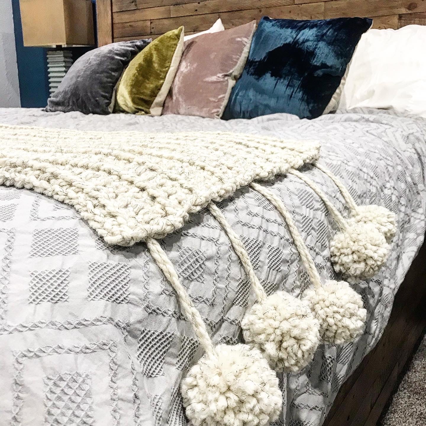 Pom Pom Bed Runner Queen/Full